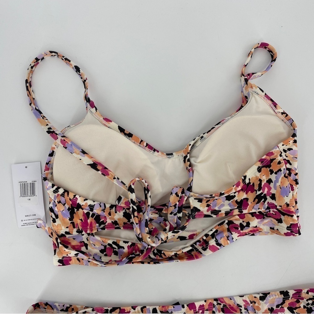 Hurley Bikini Top Floral. - Picture 2 of 3